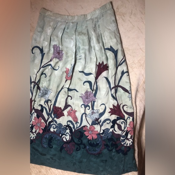 Vintage 100% Silk Floral Green Print Skirt - Umi Collection - Picture 2 of 9